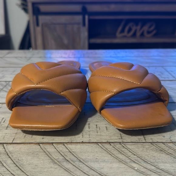 ♥️ALDO Quilted open toe flats - Picture 4 of 7